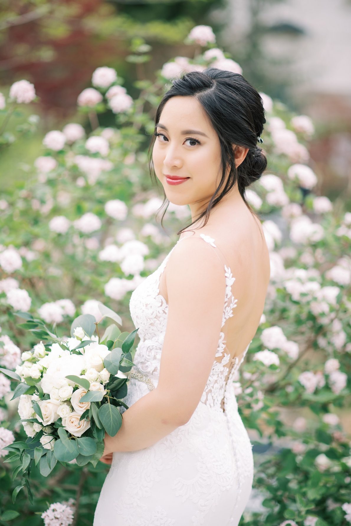 Chinese bride at Edwards Garden and Toronto Botanical Garden Wedding Photos